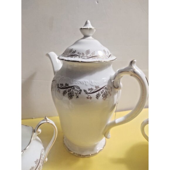 Coalport Bone China Tea Pot, Sugar & creamer set "Burgundy" pattern - Picture 3 of 16